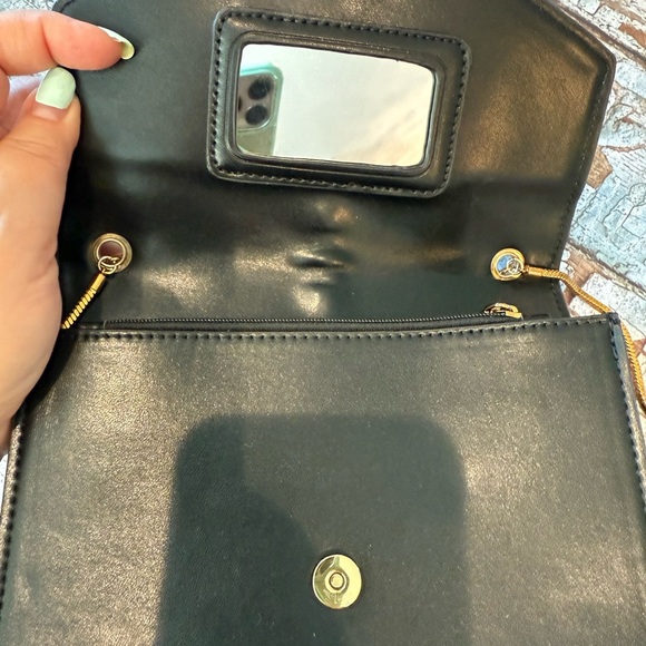 Beautiful Black and Gold Women's Evening Bag - Picture 6 of 8